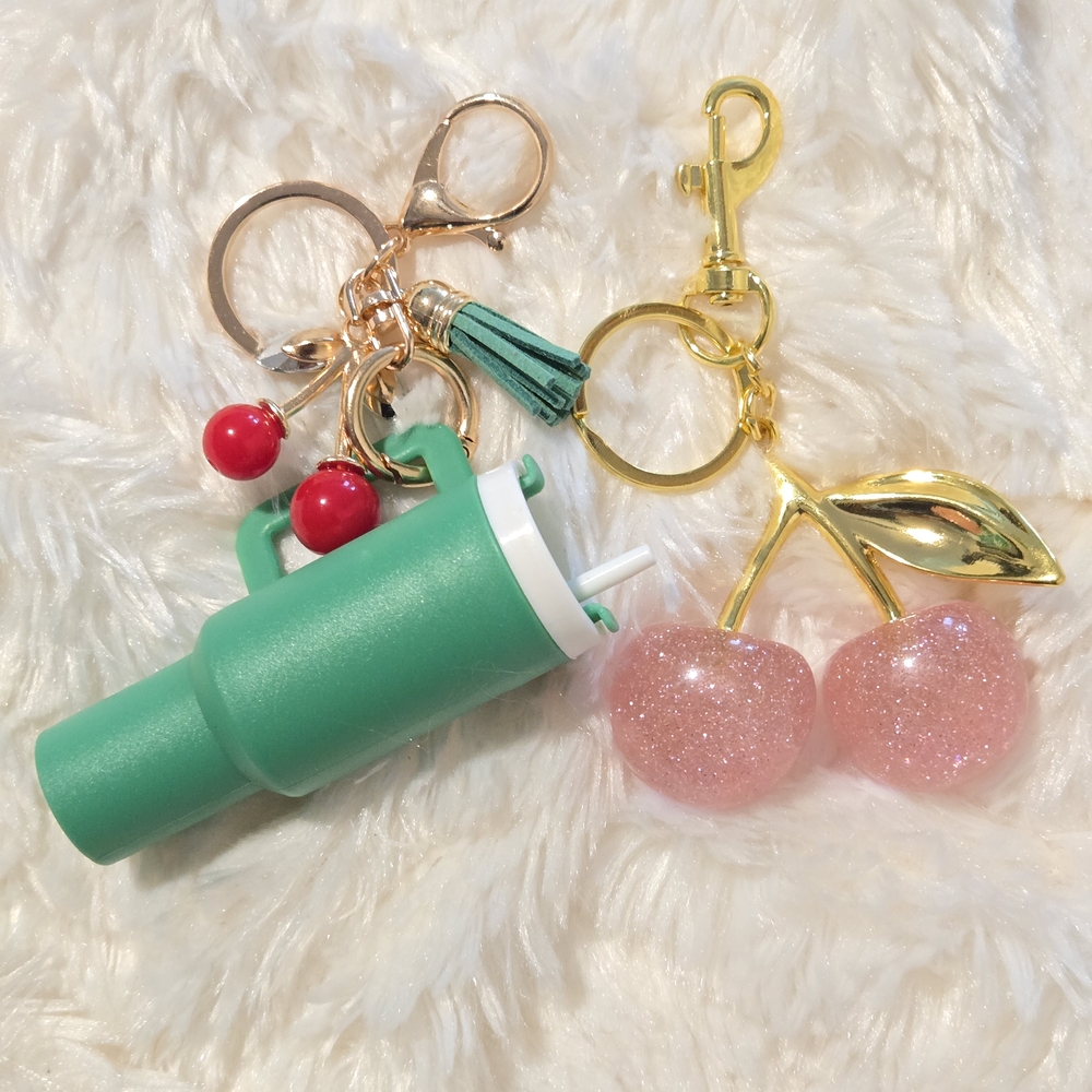 Unlisted Green and Pink Key & Card Holder Set